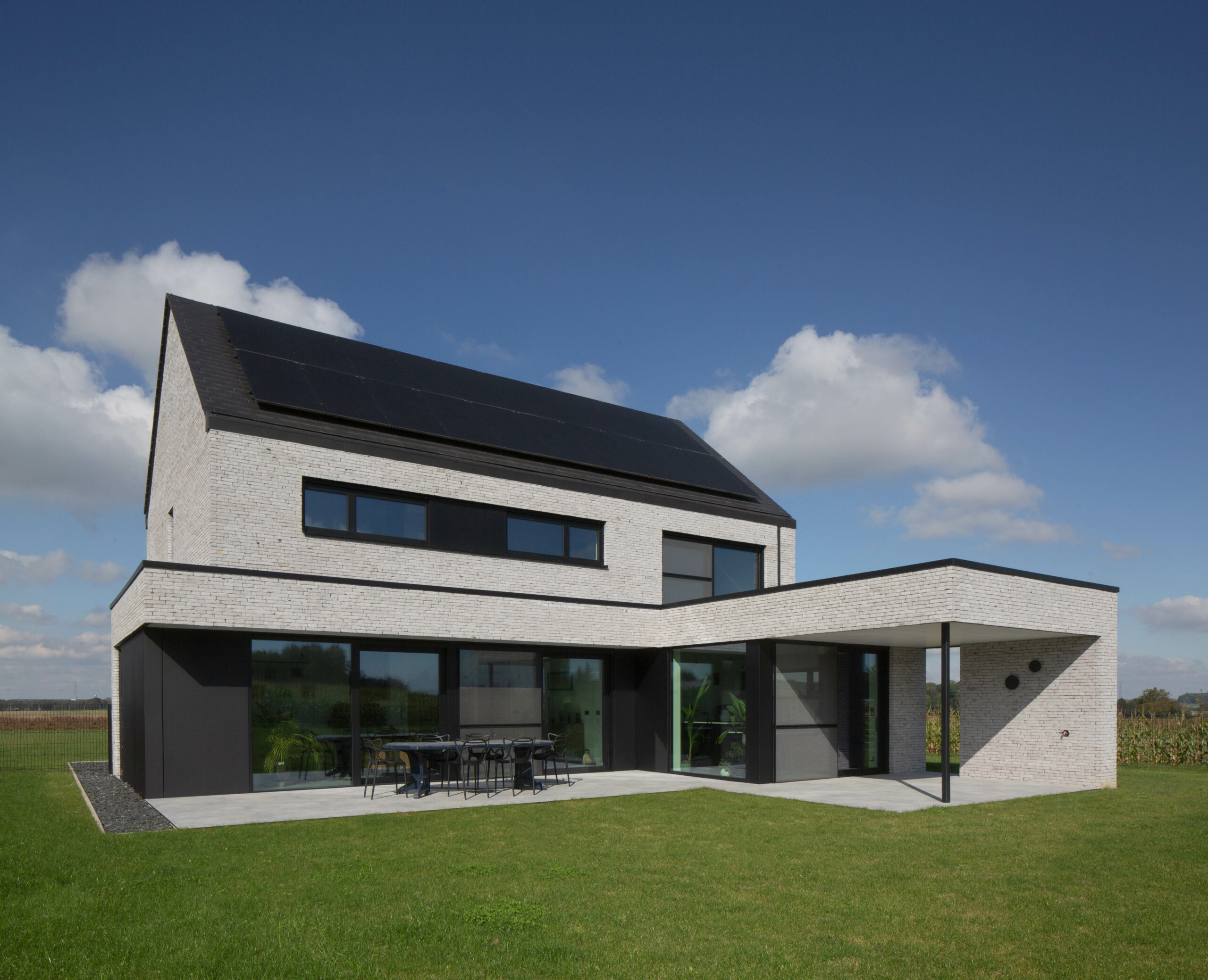 Brix-Architecture_Maison-architecture-contemporaine_Temploux-Namur_Brique-collee_Wienerberger-Flavius-Imperius-iluzo